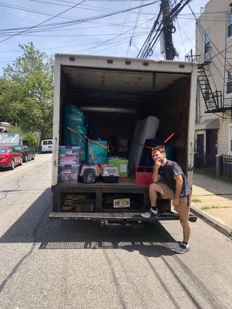 Careful Movers - NJ Careful movers handling fragile items in New Jersey